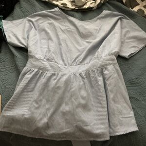 Bloom chic shirt. Never worn (washed)